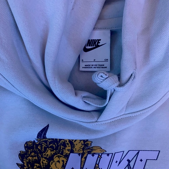 Nike Hoodie - Picture 2 of 4